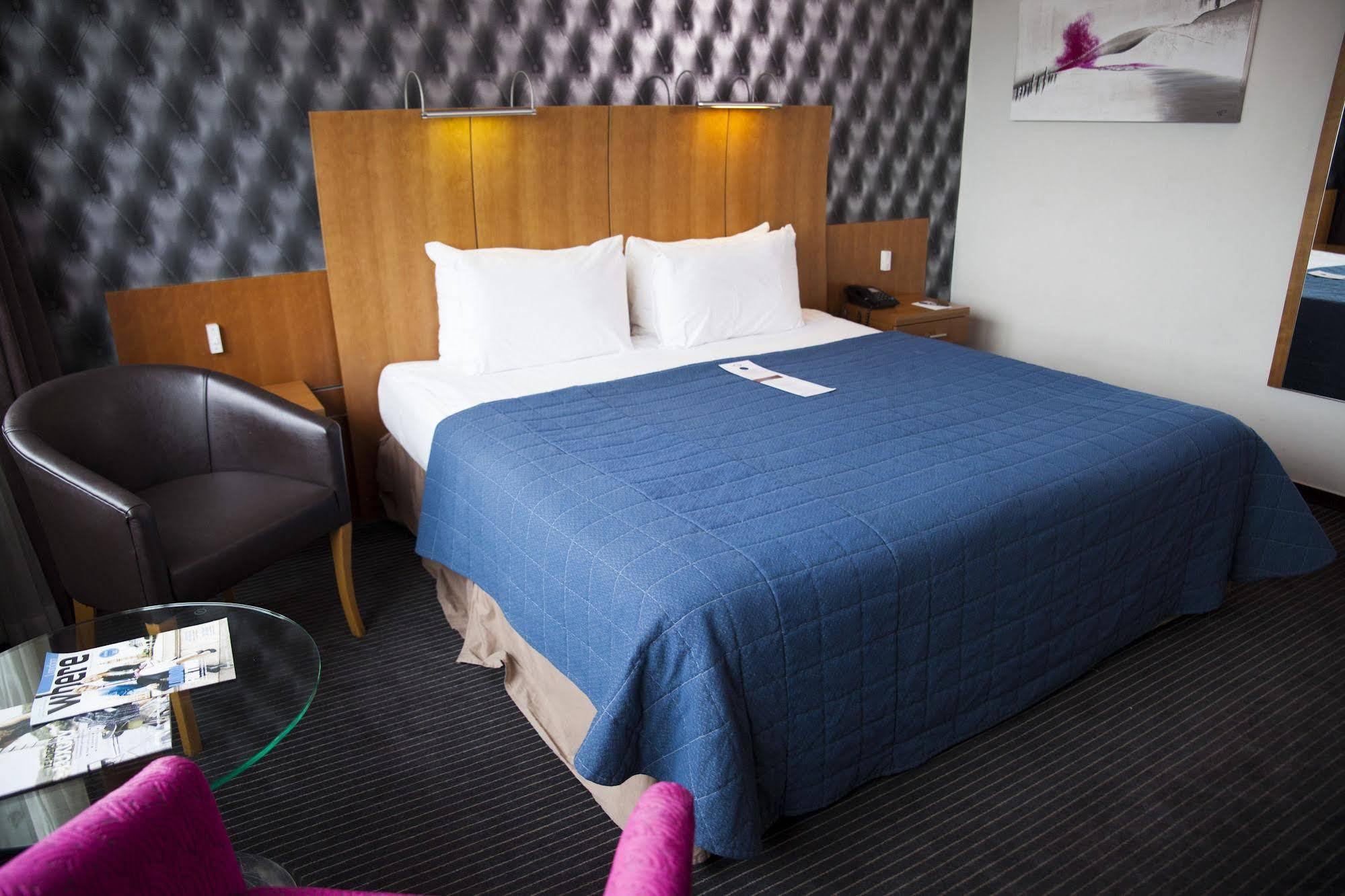 Treehouse Hotel Лондон Экстерьер фото