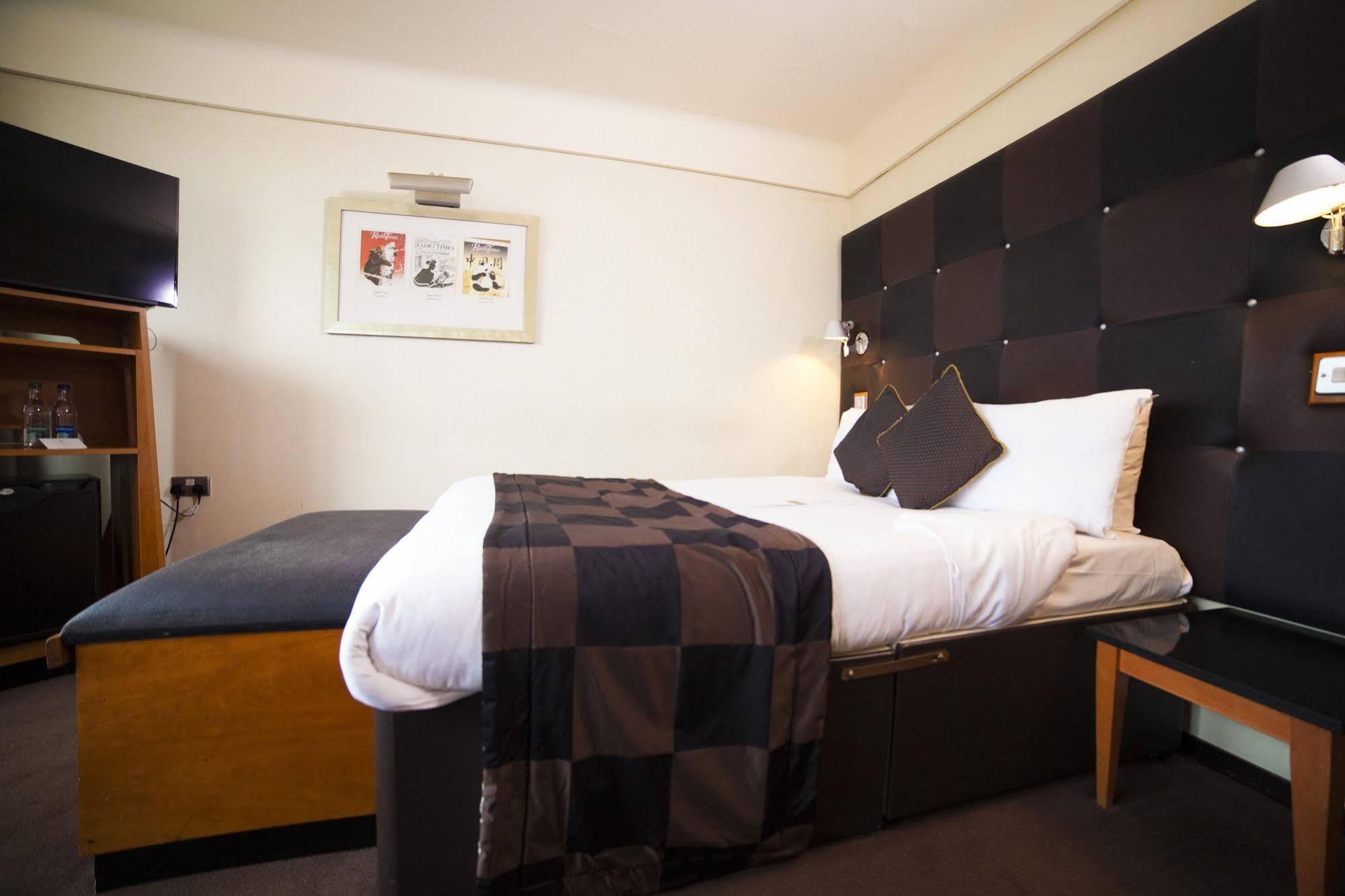 Treehouse Hotel Лондон Экстерьер фото