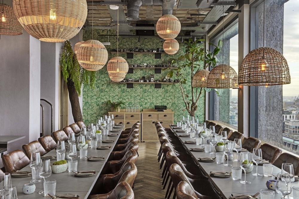 Treehouse Hotel Лондон Экстерьер фото